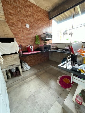 SOBRADO - PARQUE DAS OLIVEIRAS