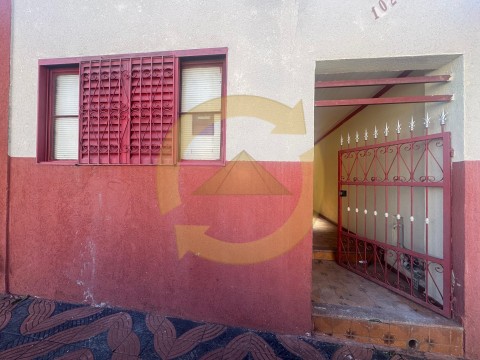 ALUGA-SE CASA  IPIRANGA