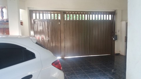 CASA COM SALÃO - DOM MIELLE