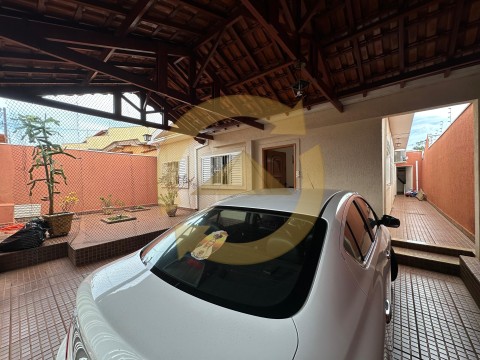 CASA - PARQUE DAS ANDORINHAS