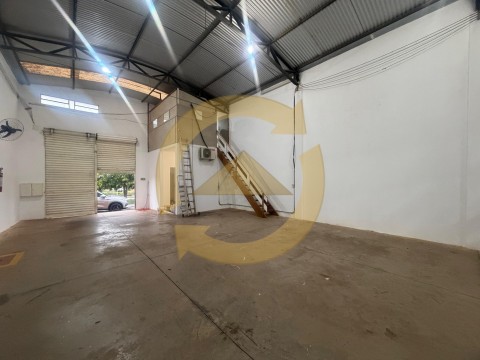 SALÃO COMERCIAL - PARQUE DAS OLIVEIRAS
