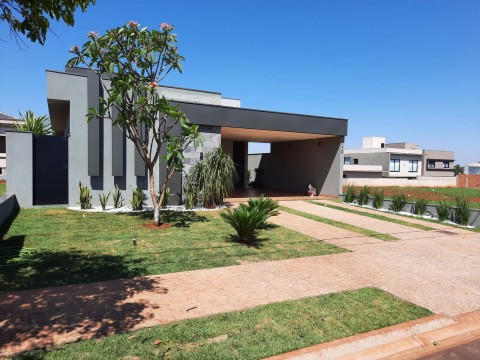 CASA CONDOMÍNIO - ALTO CASTELO