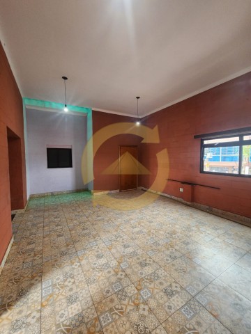 VENDE-SE SALÃO COMERCIAL E SOBRADO PLANALTO VERDE