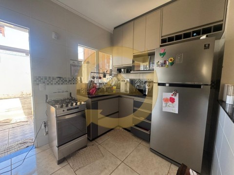 CASA - PARQUE DAS OLIVEIRAS