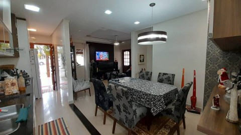 CASA CONDOMÍNIO - PORTAL DOS PINHEIROS