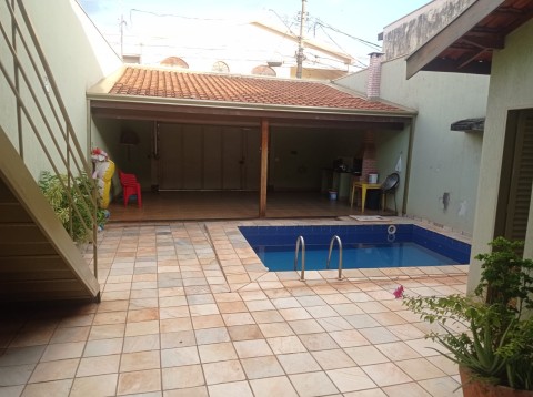 CASA - CAMPOS ELÍSEOS