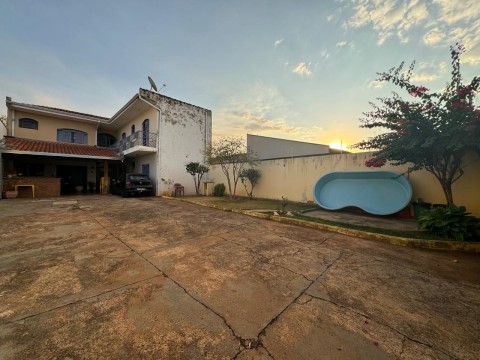 CASA - PLANALTO VERDE