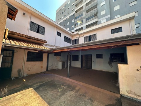 SOBRADO C/ SALÃO COMERCIAL - MONTE ALEGRE