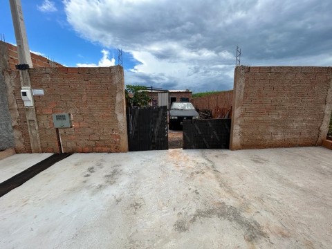 CASA - PARQUE DAS OLIVEIRAS