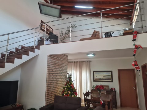 SOBRADO - JD. SANTA CECILIA