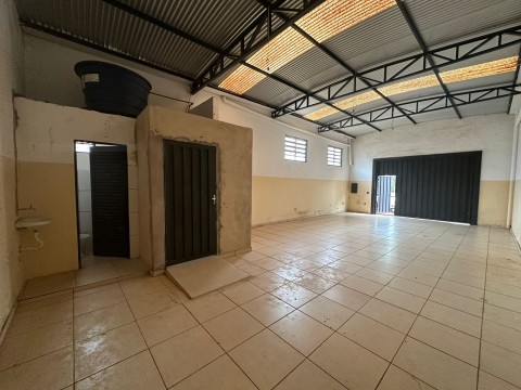 SALÃO COMERCIAL COM CASA - JARDIM PEDRA BRANCA